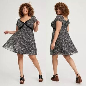 NWT Torrid 2 Black Ditsy Floral Mesh Mini Dress 2X 18 20